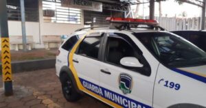 Homem Empina Moto na Contramão e Colide com Viatura da GCM em São Manuel