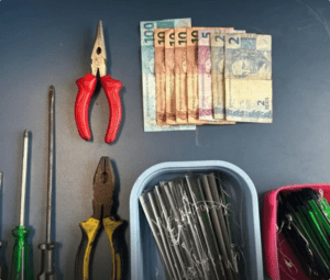 Dupla é presa após instalar ‘pescador’ e furtar dinheiro de caixa eletrônico em Boituva