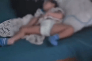 Mãe viciada desliga sonda e oxigênio do filho de 3 anos