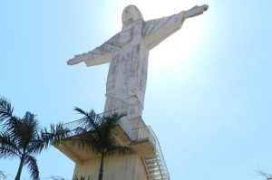 Mulher sofre queda de 6 metros no Cristo Redentor em Avaré