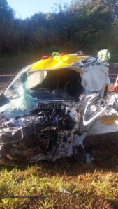 Grave colisão frontal deixa vítima ferida e interdita rodovia em Pratânia
