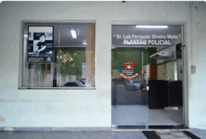 Adolescente de 16 anos esfaqueia padrasto e impede feminicídio da mãe em Rio Claro