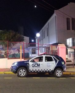 GCM auxilia homem em situação de vulnerabilidade e o encaminha à Casa de Acolhimento