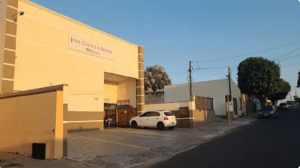 Jovem é preso após tentar furtar fiéis durante oração dentro de igreja evangélica no interior de SP