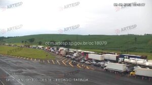 Acidente complica o trânsito na Castello