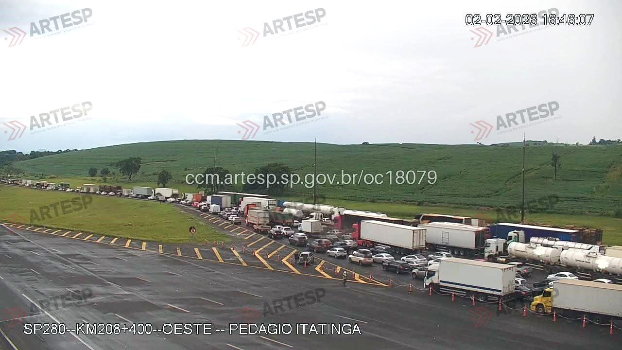 Acidente complica o trânsito na Castello