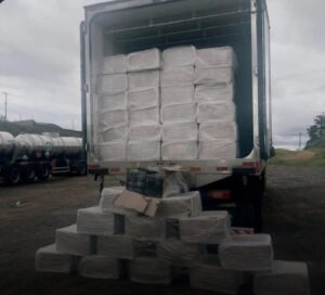 Polícia Rodoviária apreende mais de 1,5 tonelada de maconha e prende caminhoneiro em Botucatu