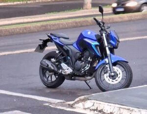 Polícia Militar recupera moto furtada em Botucatu e apreende veículo usado no crime