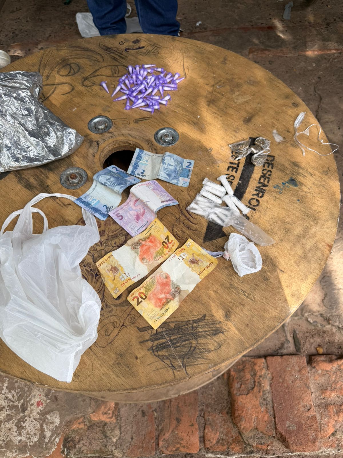 Cadeirante é preso em flagrante por tráfico de drogas no Jardim Botucatu