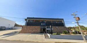 Após ameaçar família, homem é imobilizado por adolescente de 15 anos com técnicas de artes marciais e morre no interior de SP