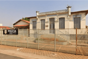 Pai é preso após agredir filha de 12 anos por ela se recusar a furtar casa de vizinho