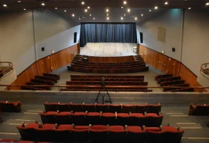 Teatro Municipal passa por manutenção estrutural preventiva após três décadas