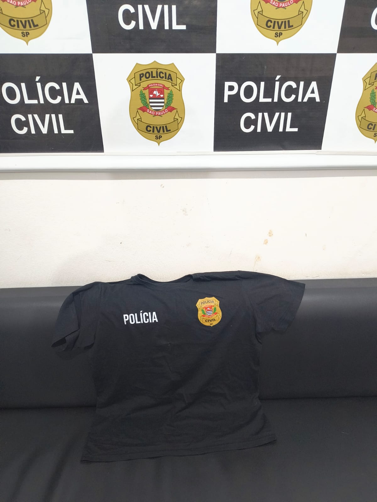 Homem é preso em Itatinga por usar camiseta da Polícia Civil