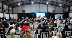 Encontro político em São Manuel reúne os deputados federais Maurício Neves e Guilherme Derrite