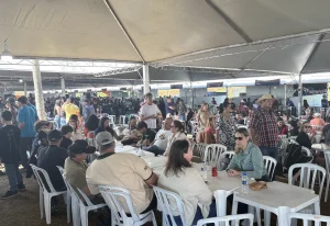 Botucatu dá exemplo de solidariedade e reúne mais de 8 mil pessoas no Almoço Solidário