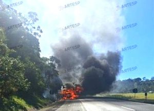 Caminhões são destruídos por incêndios na Rodovia Castello Branco; três casos são registrados em menos de uma semana