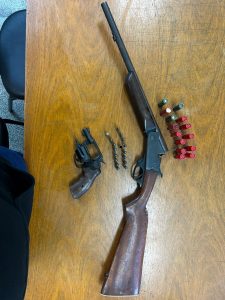 Polícia Civil apreende armas e munições durante operação de busca e apreensão em Bofete