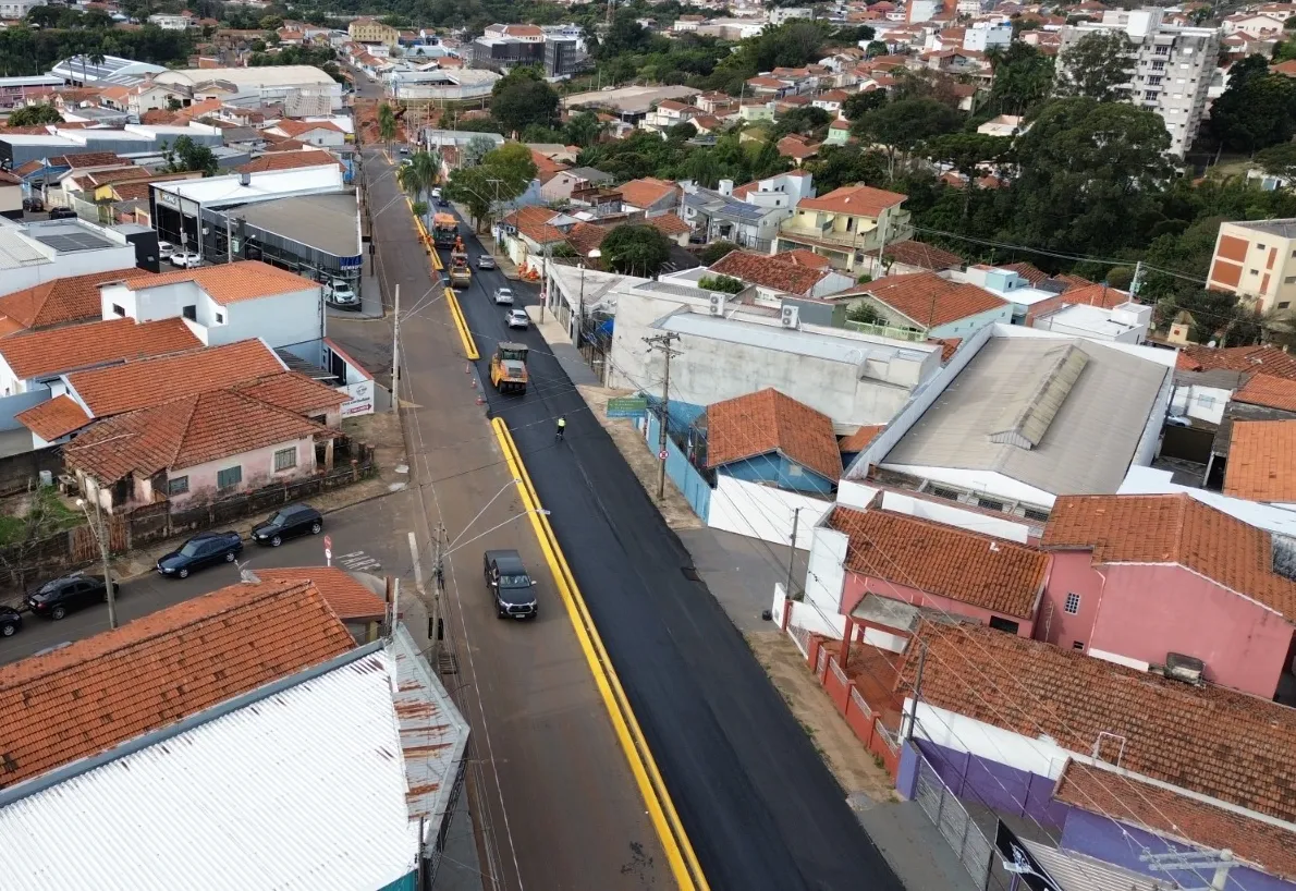 Avenida Dr. Vital Brasil começa a receber novo pavimento e entra na fase final de revitalização
