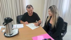 ASSINATURA DE ESCRITURA GARANTE NOVO INVESTIMENTO E GERAÇÃO DE EMPREGOS EM SÃO MANUEL