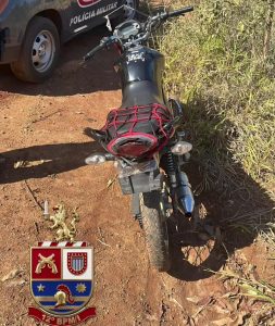 Adolescente é apreendido após fuga de motocicleta durante procissão