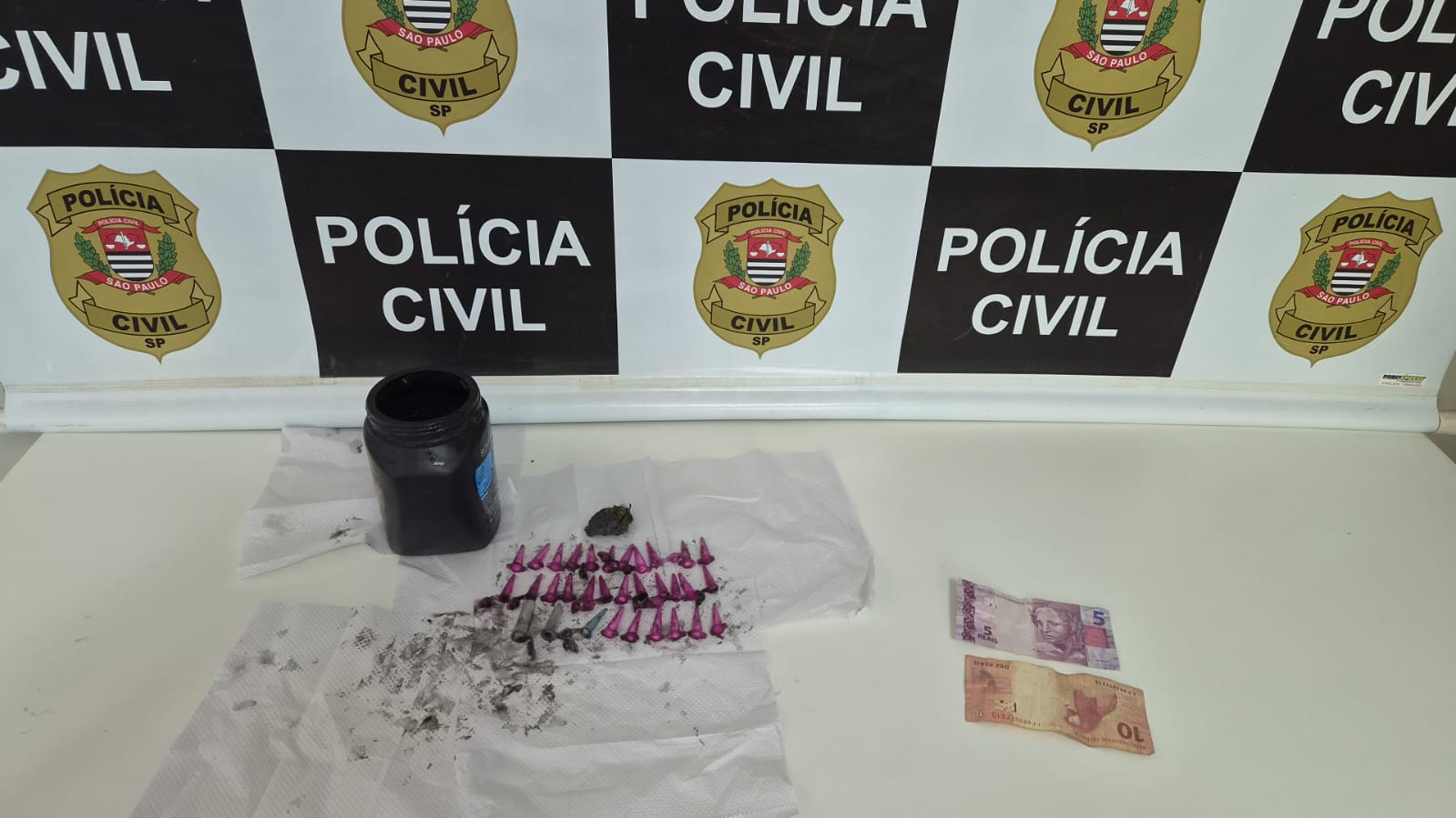 Polícia Civil prende suspeito por tráfico e apreende drogas durante operação em Botucatu