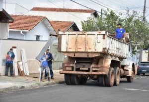 Quando o Botucatu Mais Limpa passa no seu bairro? Confira o cronograma