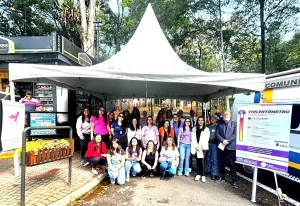Agosto Lilás leva informação e orientação à população em ação no Centro de Botucatu
