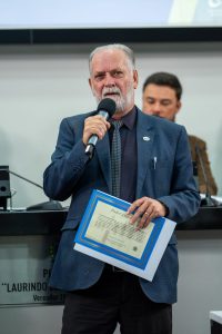 Câmara de Botucatu homenageia delegado por implantação da Central de Custódia