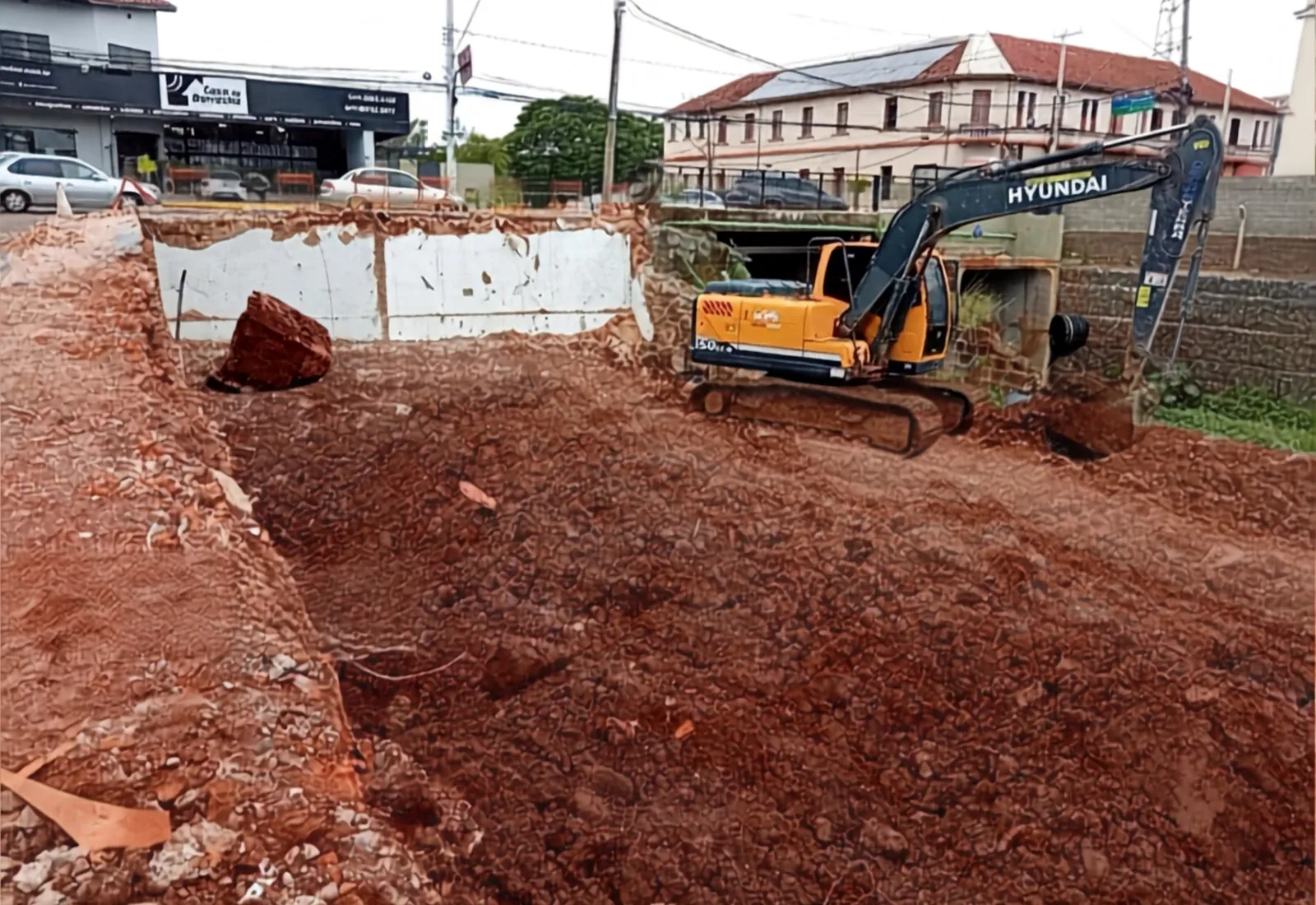 Botucatu chega a dez regiões com obras em andamento e inicia nova drenagem no Parque Marajoara