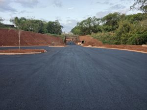 Obra de rebaixamento do leito carroçável avança e acesso aos bairros deve ser liberado em breve