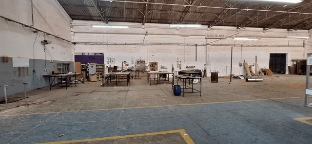 Funcionários encontram empresa vazia após sumiço dos donos em Pirajuí — Foto: TV TEM / Reprodução