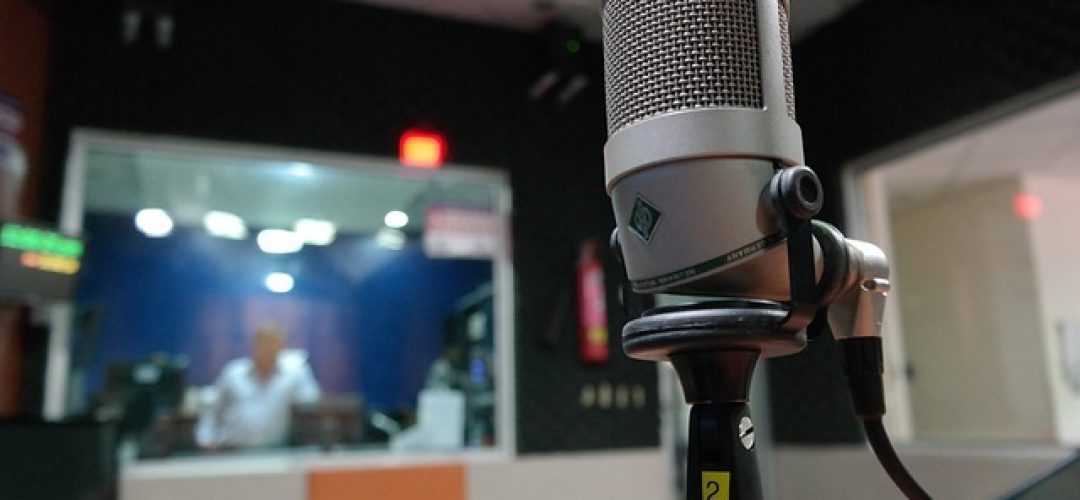 microphone-g1d3d589e4_640
