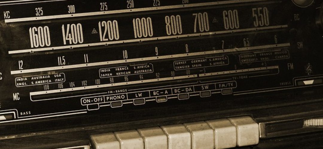 radio-gdf0de2271_640